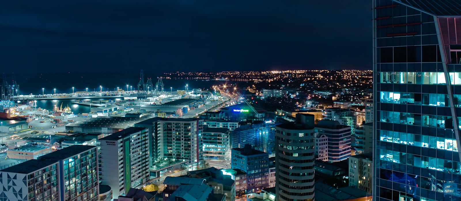 Auckland_NZ_night_panorama